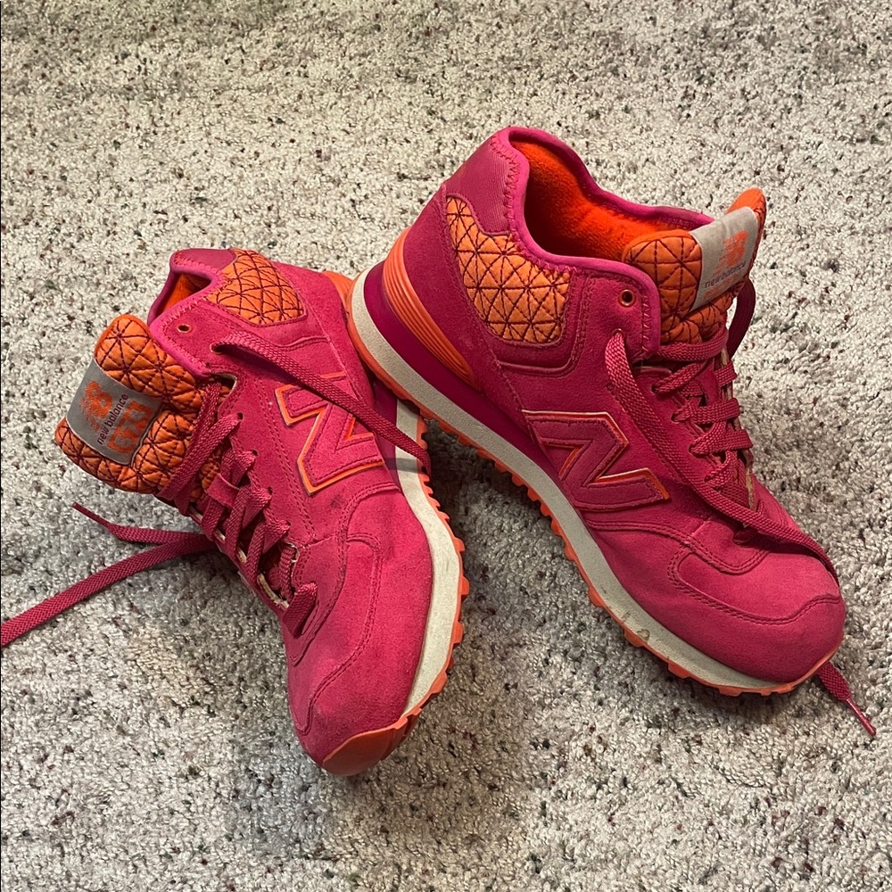 New Balance 574 Woman’s Pink Sneakers Size 9.5